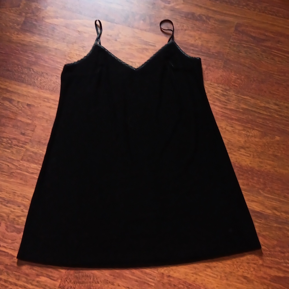 Black Velvet Abercrombie &โ Fitch nightie